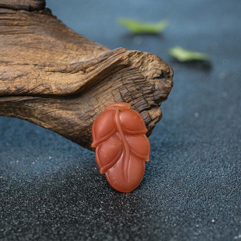 川料天然南红叶子吊坠-红掌柜