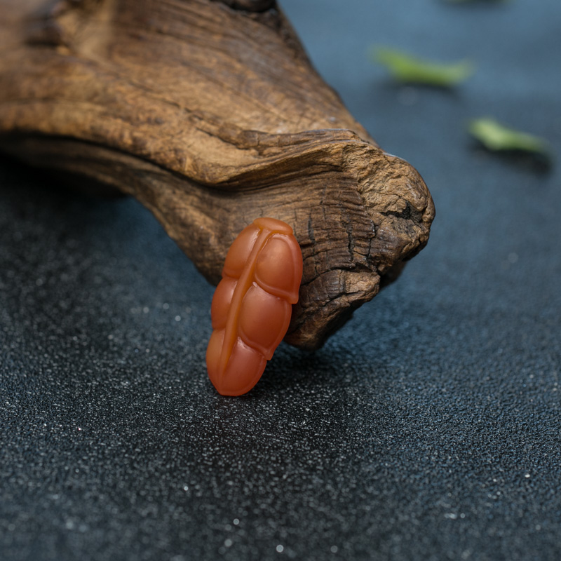 川料柿子红南红叶子吊坠-红掌柜