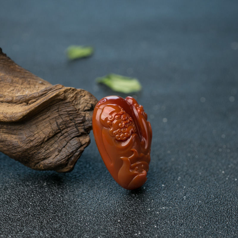 天然柿子红南红佛禅祝贺吊坠-红掌柜