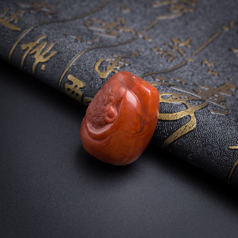 川红达摩吊坠-红掌柜珠宝