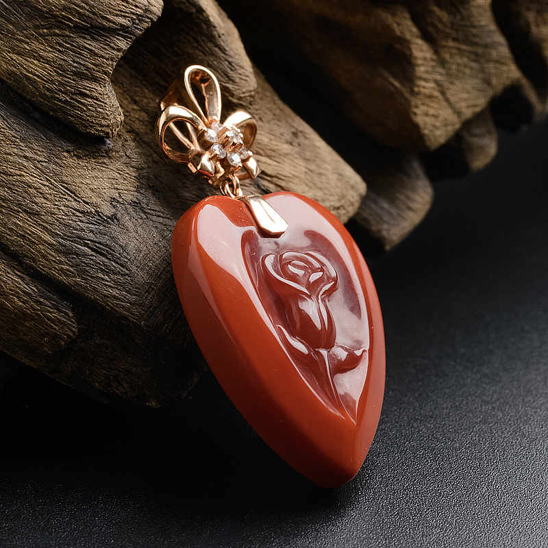 金镶嵌川料满肉柿子红爱心玫瑰吊坠-红掌柜