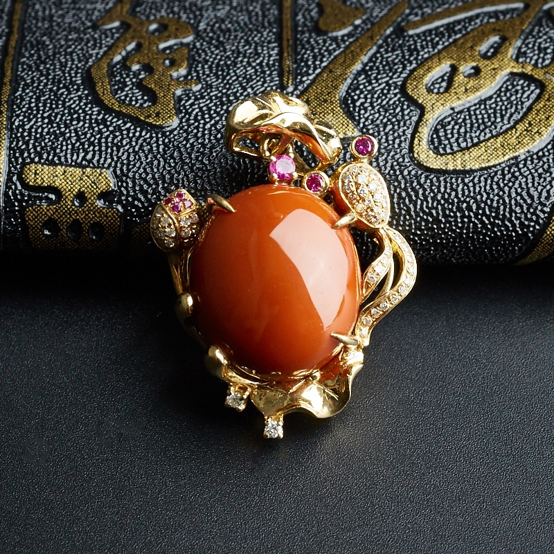 18K金镶嵌满肉柿子红南红吊坠-红掌柜