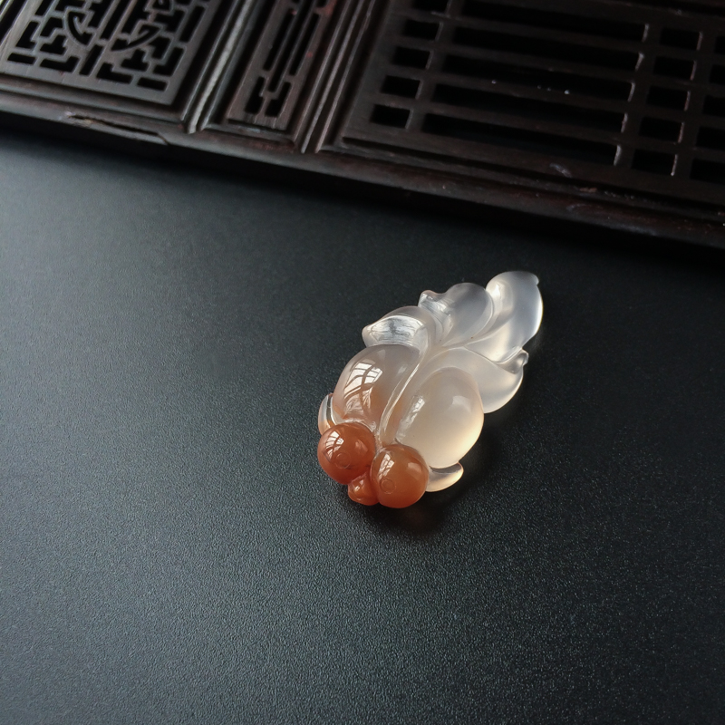 冰飘南红吊坠-红掌柜