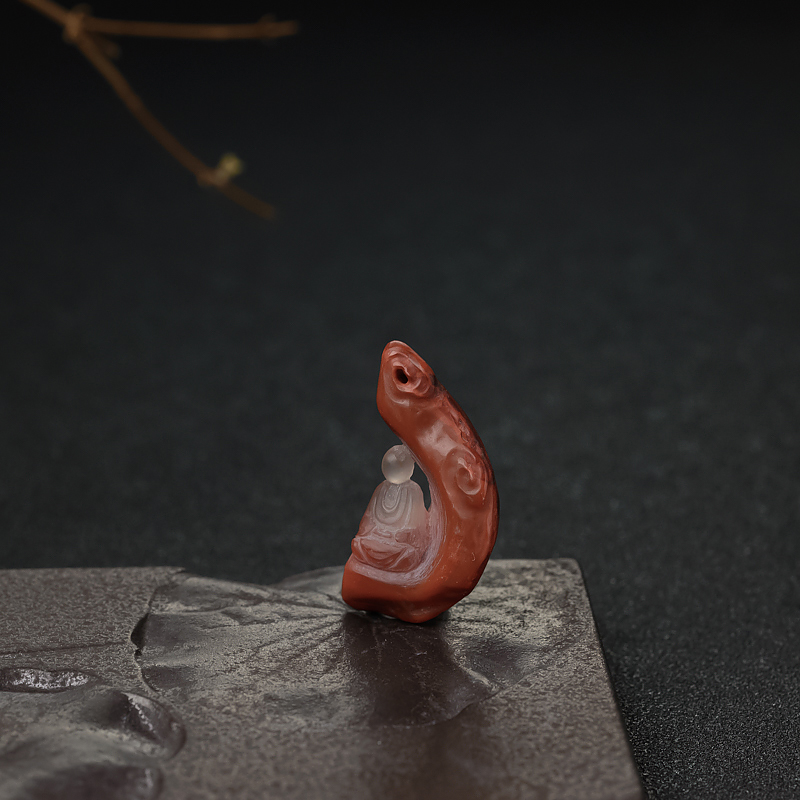 包浆料南红悟道吊坠-红掌柜