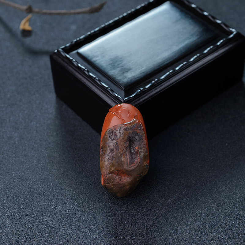 铁皮包浆料南红悟道吊坠-红掌柜