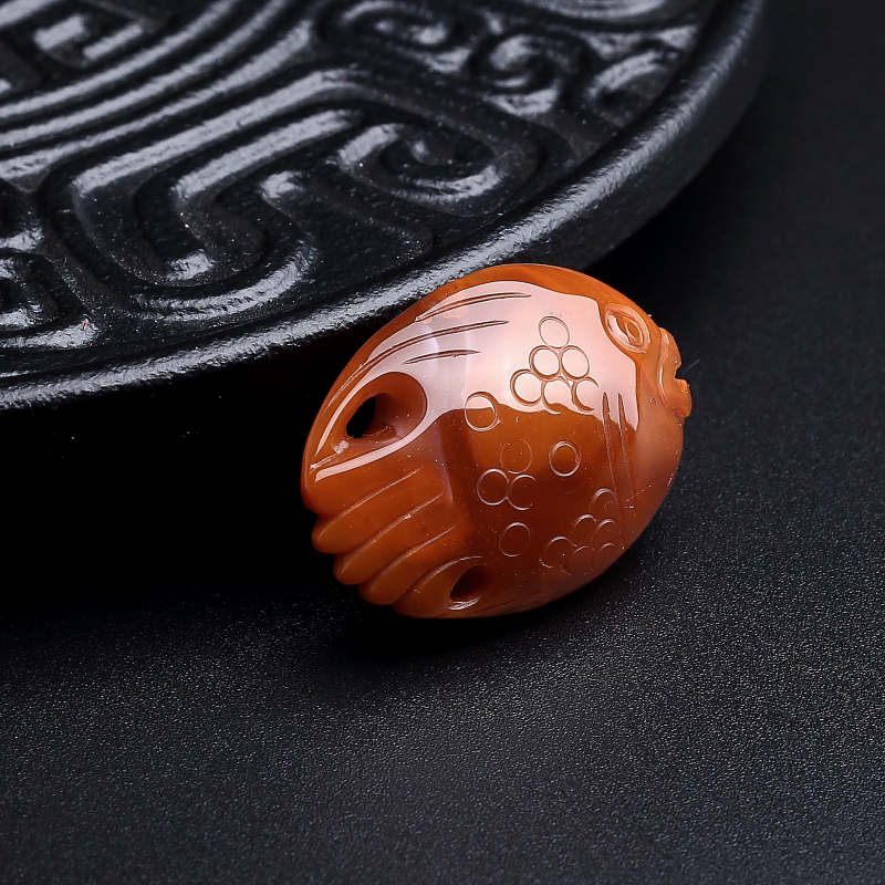 柿子红南红鱼吊坠-红掌柜