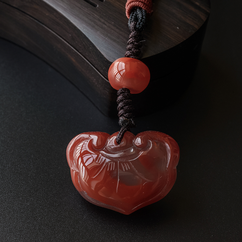 川料天然冰飘南红平安锁手把件-红掌柜