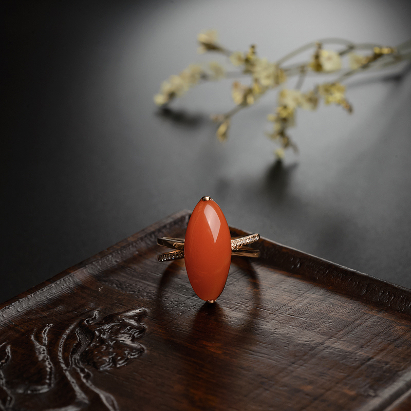 18K金镶钻樱桃红南红戒指-红掌柜