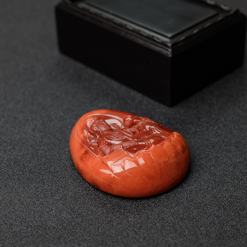 川料天然俏色南红吊坠-红掌柜