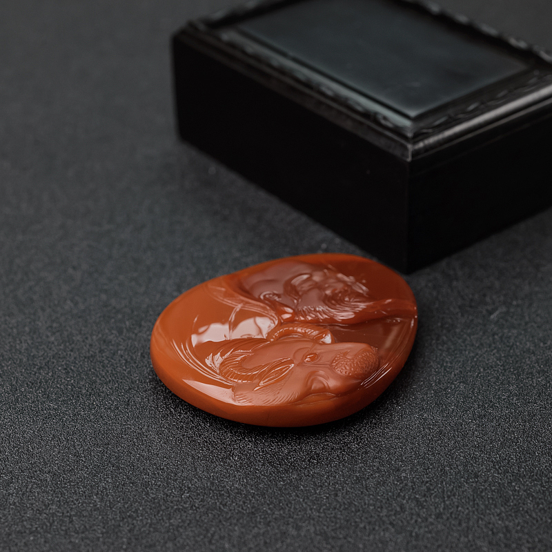 俏色南红老子出山吊坠-红掌柜