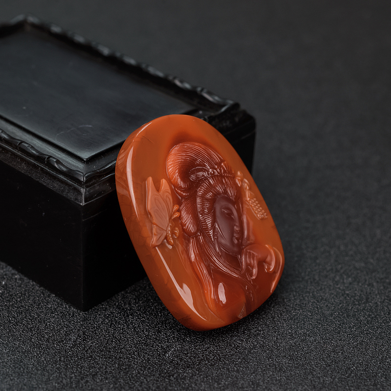 川料俏色南红仕女吊坠-红掌柜