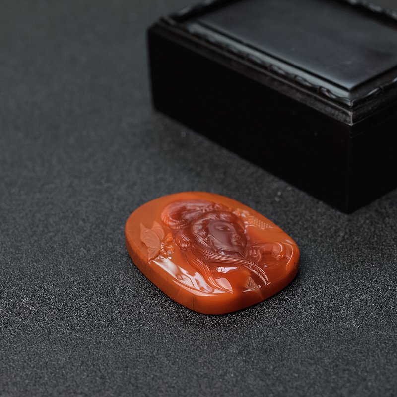 川料天然俏色南红吊坠-红掌柜