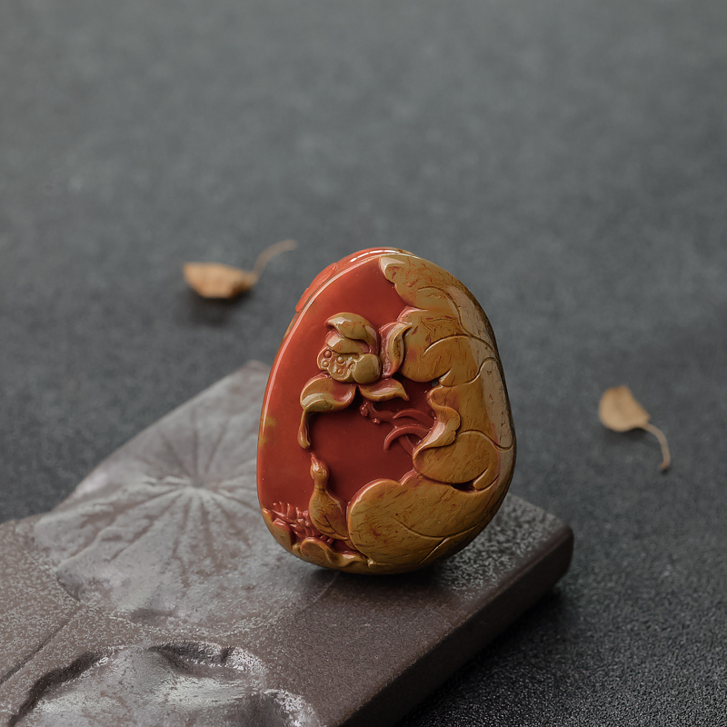 天然四川俏色南红花开富贵吊坠-红掌柜