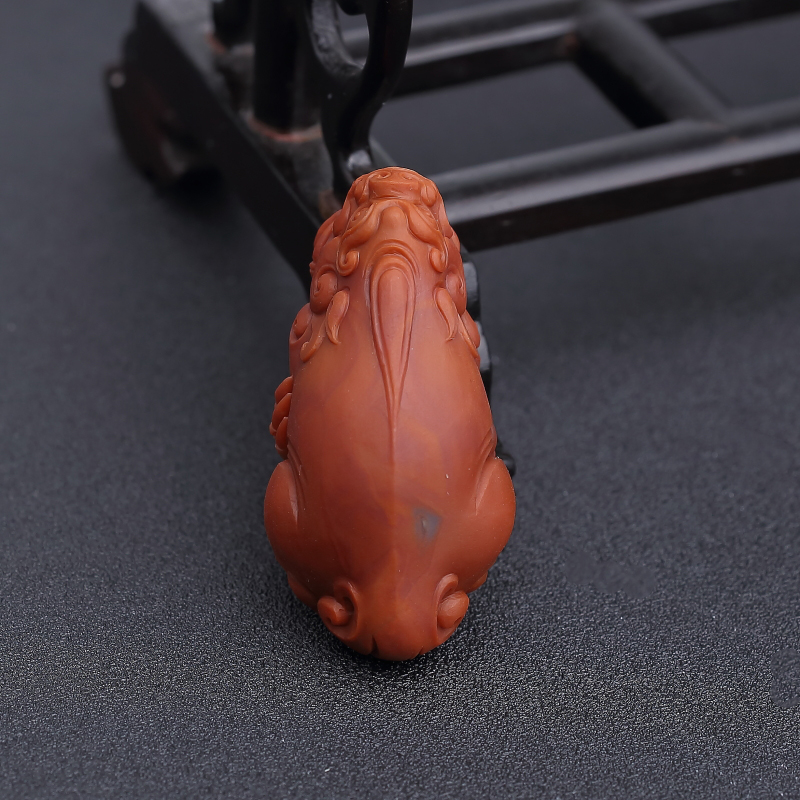 川料天然俏色南红貔貅吊坠-红掌柜