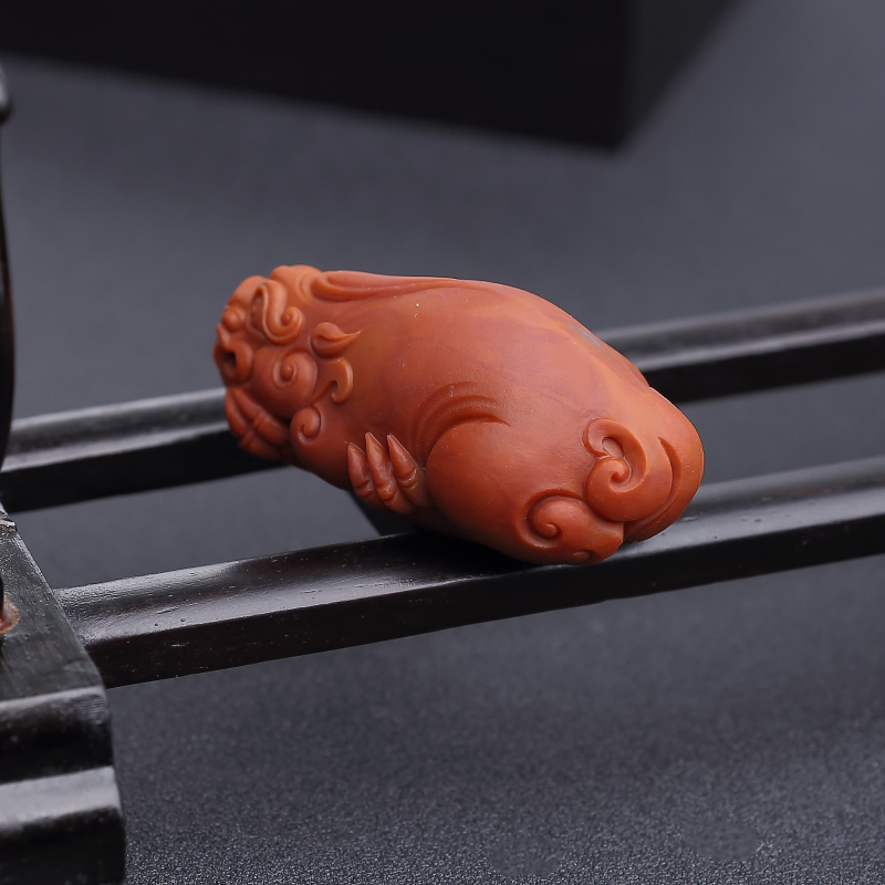 川料天然俏色南红吊坠-红掌柜