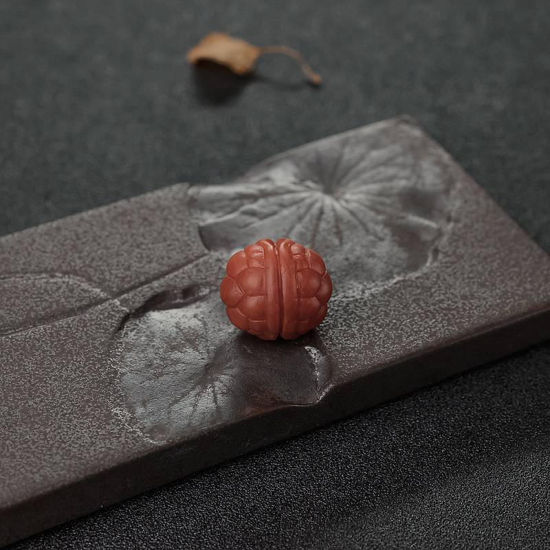 南红双面富甲珠-红掌柜