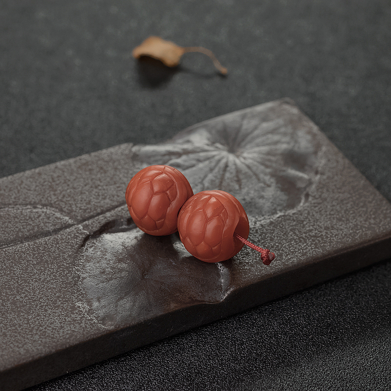 南红双面富甲珠（两件）-红掌柜