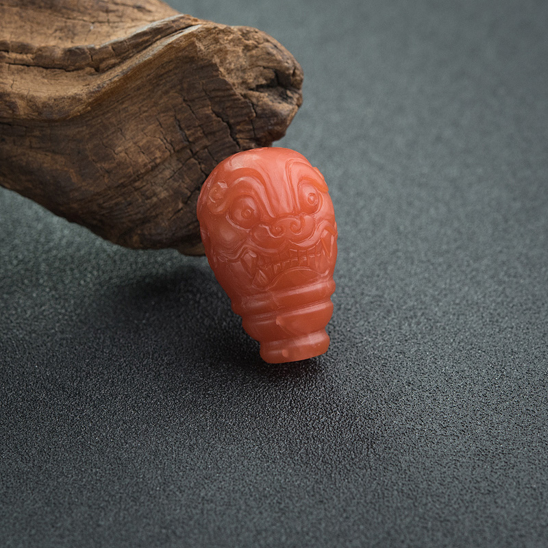 南红兽面三通-红掌柜