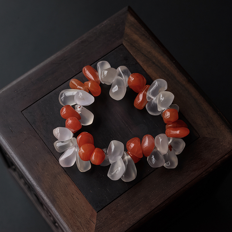 九口冰飘南红随形手串-红掌柜