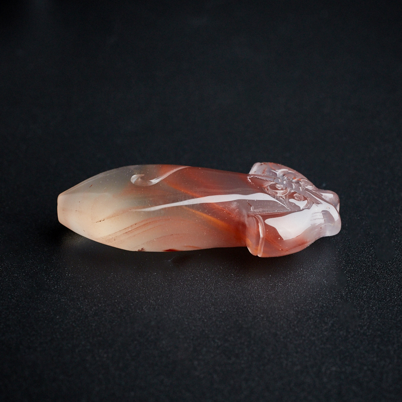 川料南红旗袍吊坠-红掌柜