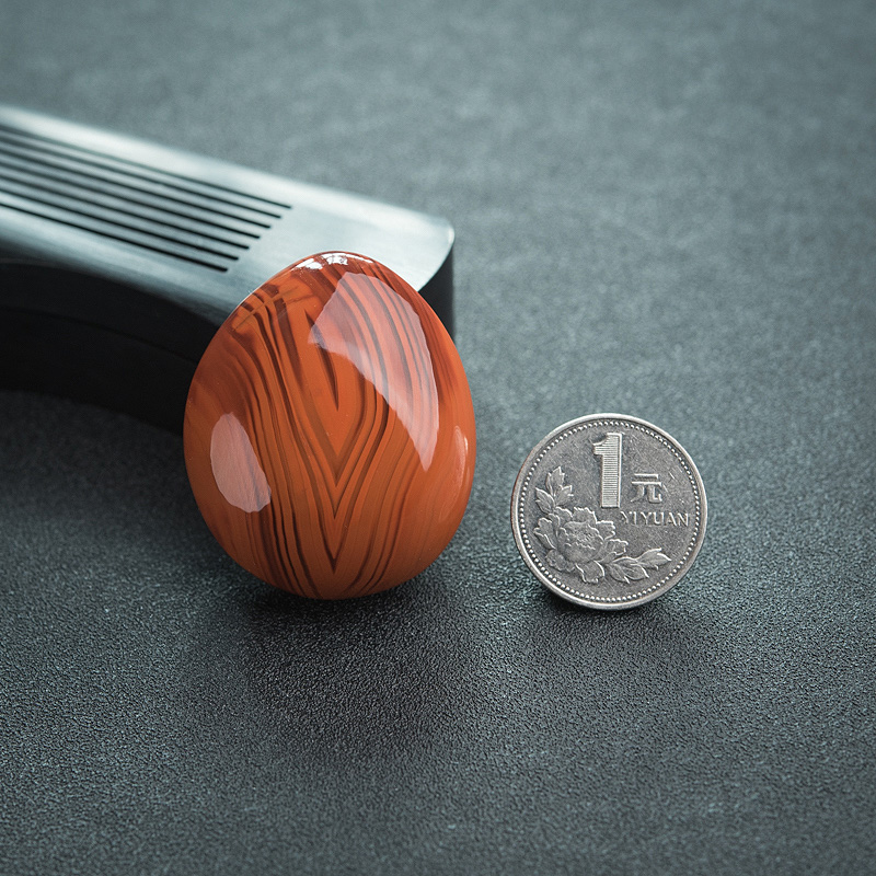 川料俏色南红吊坠-红掌柜