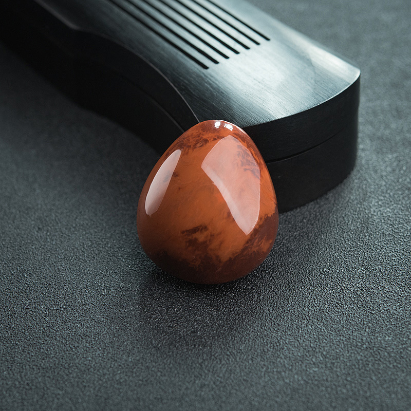 川料火焰纹南红随形吊坠-红掌柜