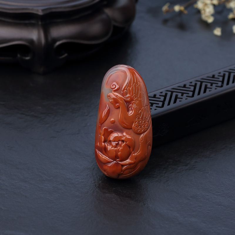 天然冻料南红牡丹引凤吊坠-红掌柜