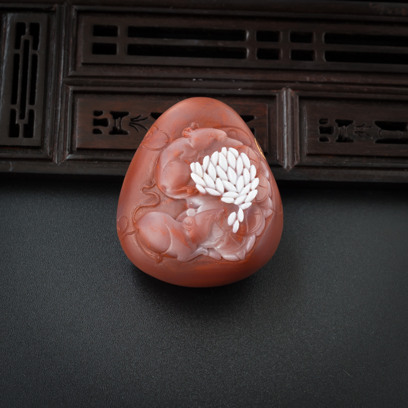 灵鼠运财吊坠-红掌柜