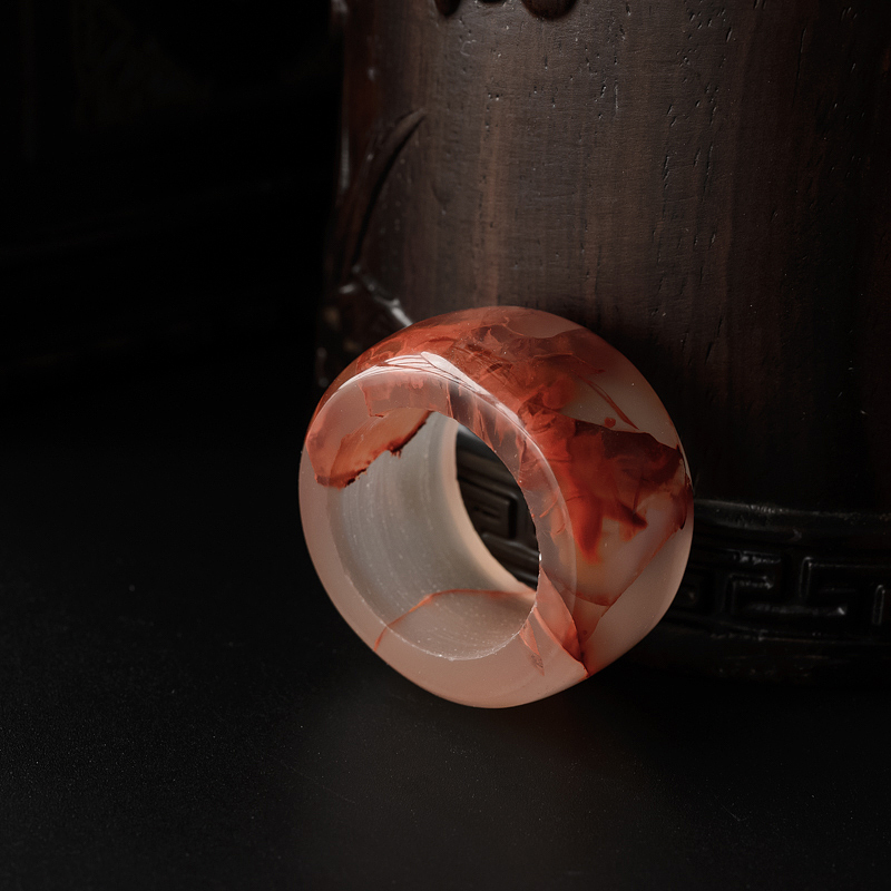 冰飘南红扳指-红掌柜