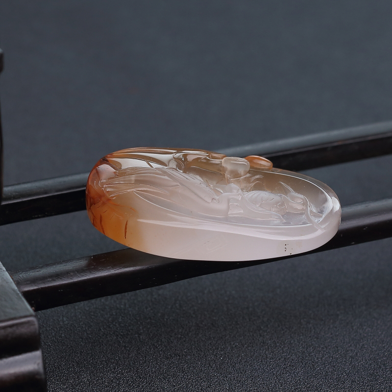 四川天然冰飘料南红吊坠-红掌柜