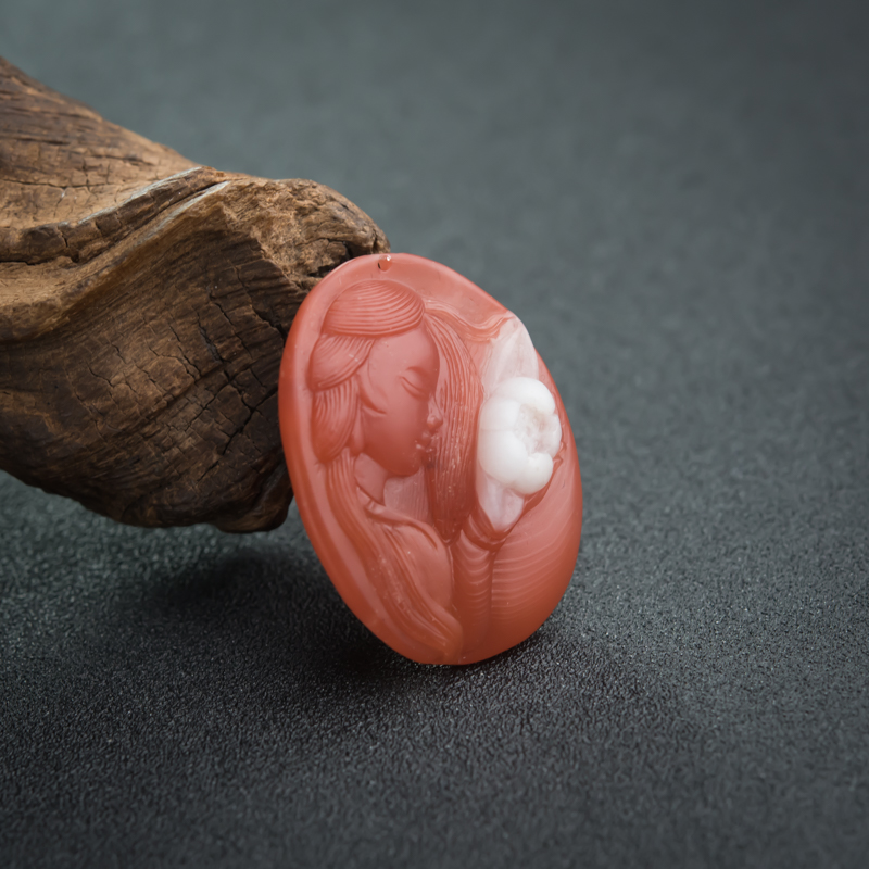 南红美女吊坠-红掌柜