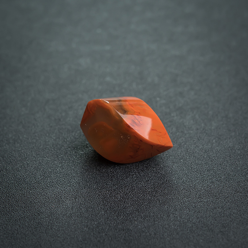 天然南红随形吊坠-红掌柜