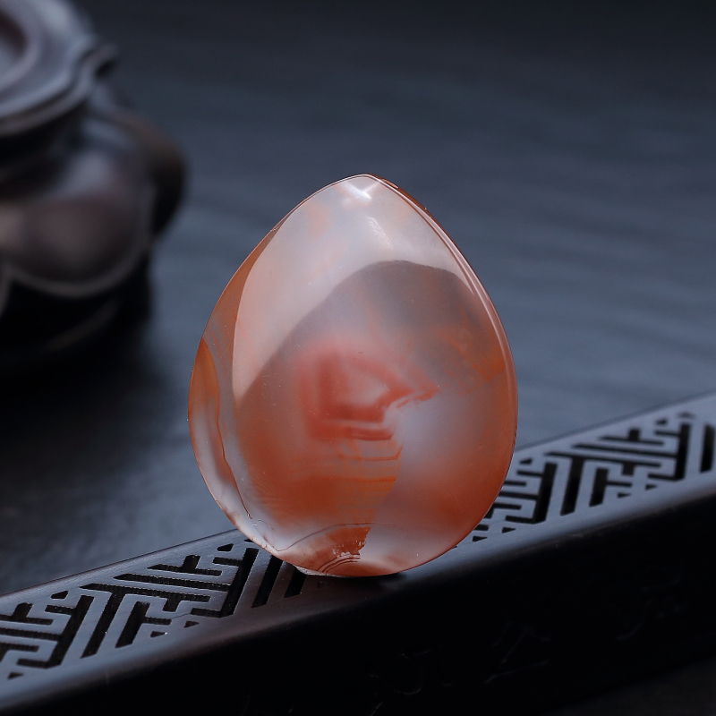 天然冻料南红随形吊坠-红掌柜