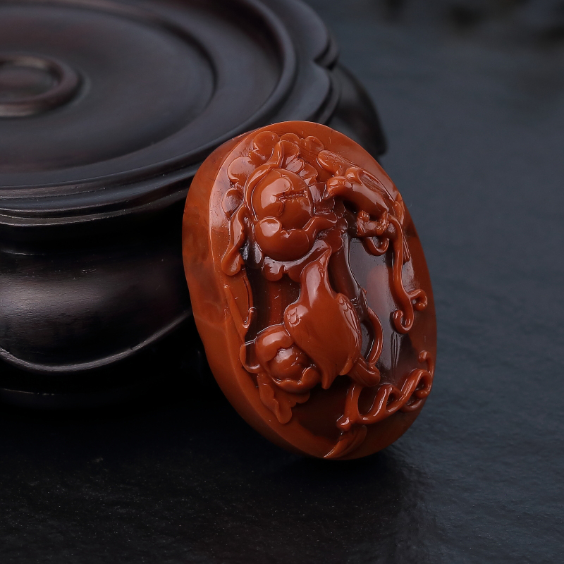 川料俏色南红花鸟吊坠-红掌柜