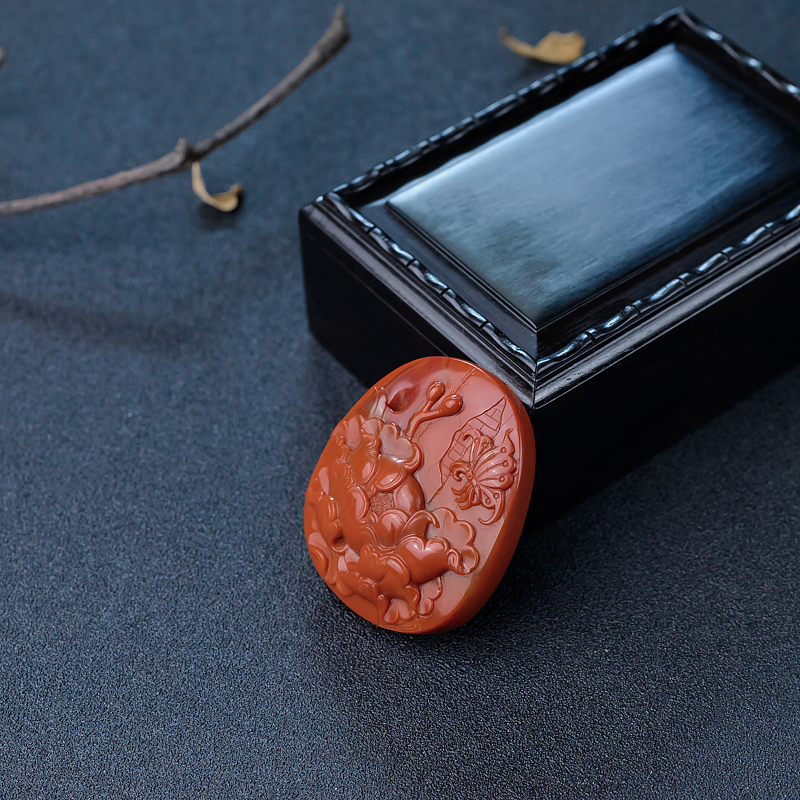 南红蝶恋花吊坠-红掌柜