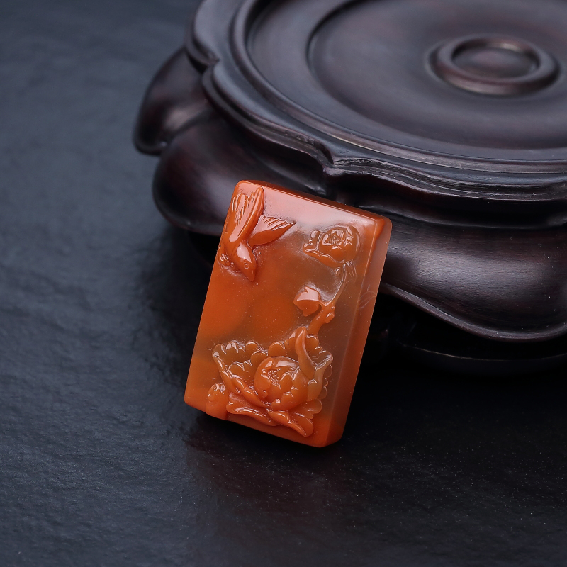 天然冻料南红鸟语花香吊坠-红掌柜