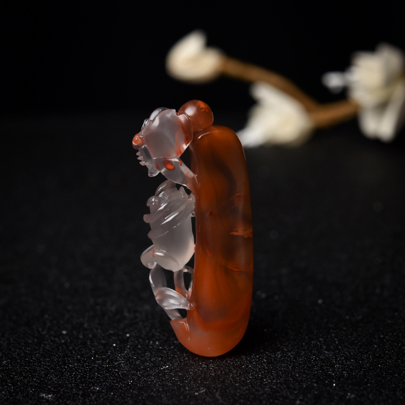 天然南红蝶恋花吊坠-红掌柜