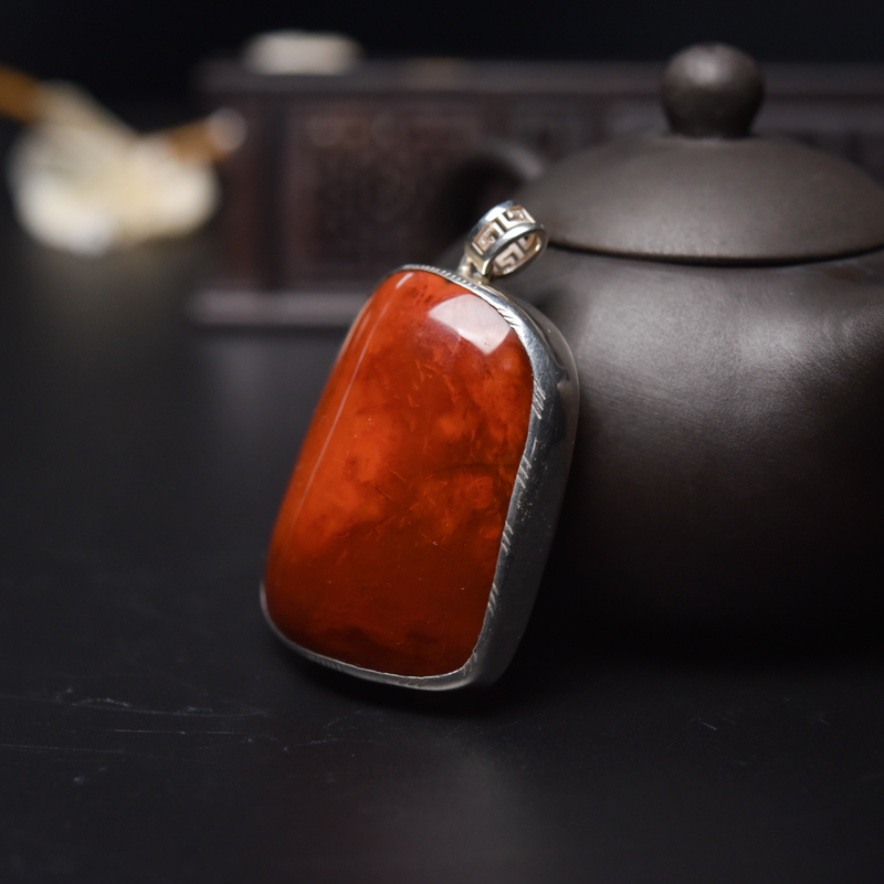 银镶火焰纹南红随形挂坠 -红掌柜