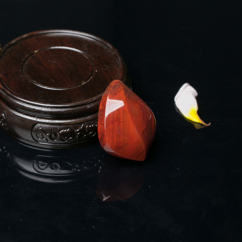 天然南红随形吊坠-红掌柜