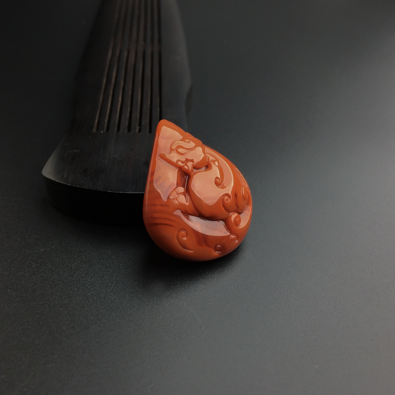 九口柿子红南红古龙吊坠-红掌柜