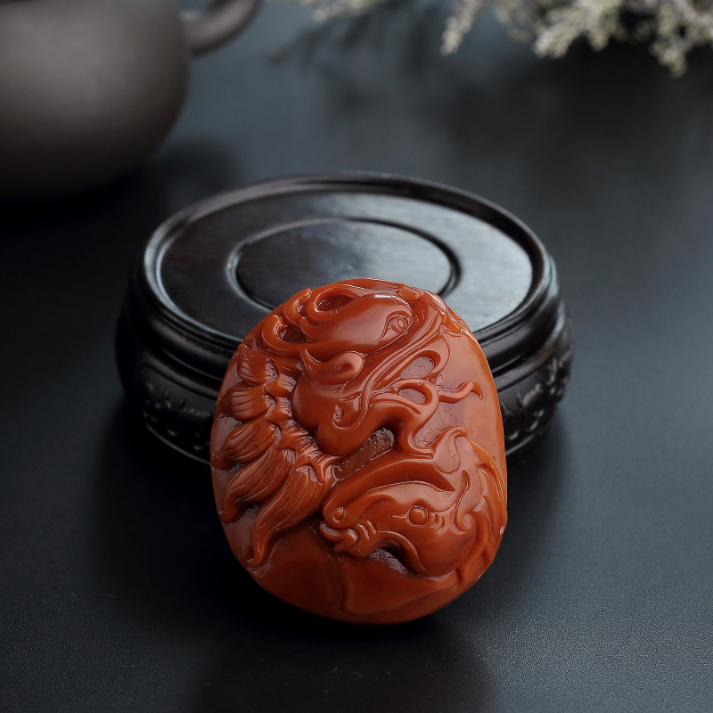 柿子红南红龙头马面吊坠-红掌柜