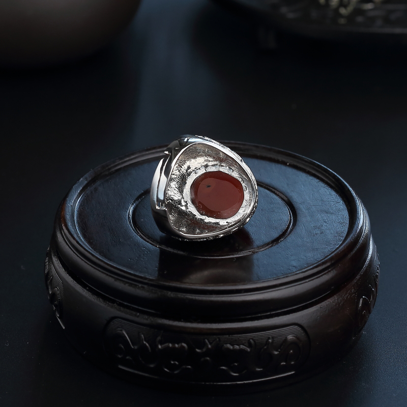 银镶柿子红南红戒指-红掌柜