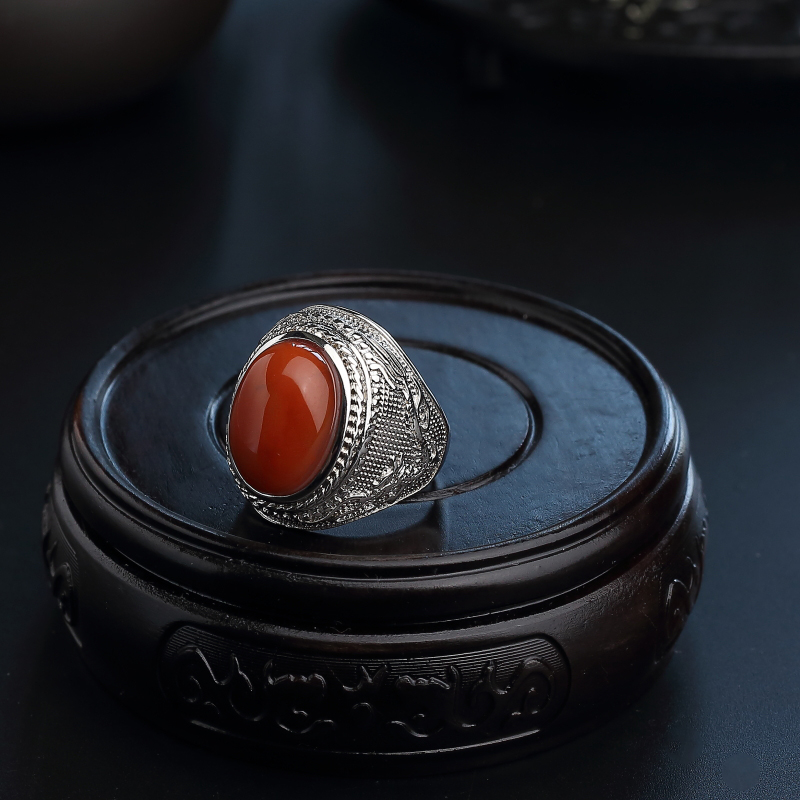 银镶川料南红戒指-红掌柜