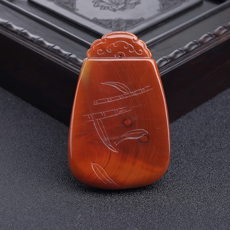 川料天然南红鸟语花香吊坠-红掌柜