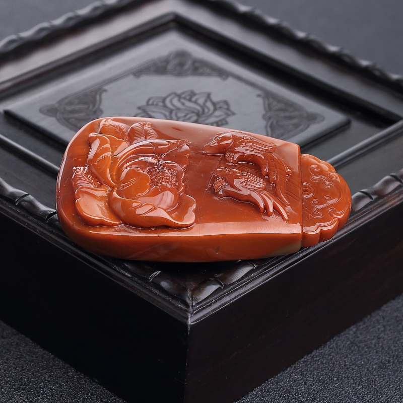 川料天然俏色南红吊坠-红掌柜