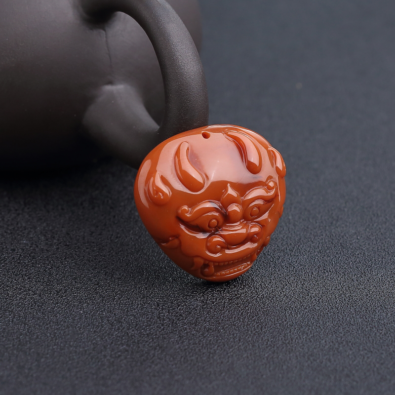 天然柿子红南红兽面吊坠-红掌柜