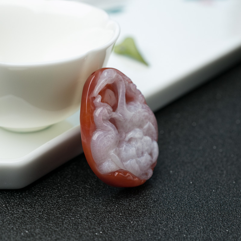 保山红白料南红仙鹤吊坠-红掌柜