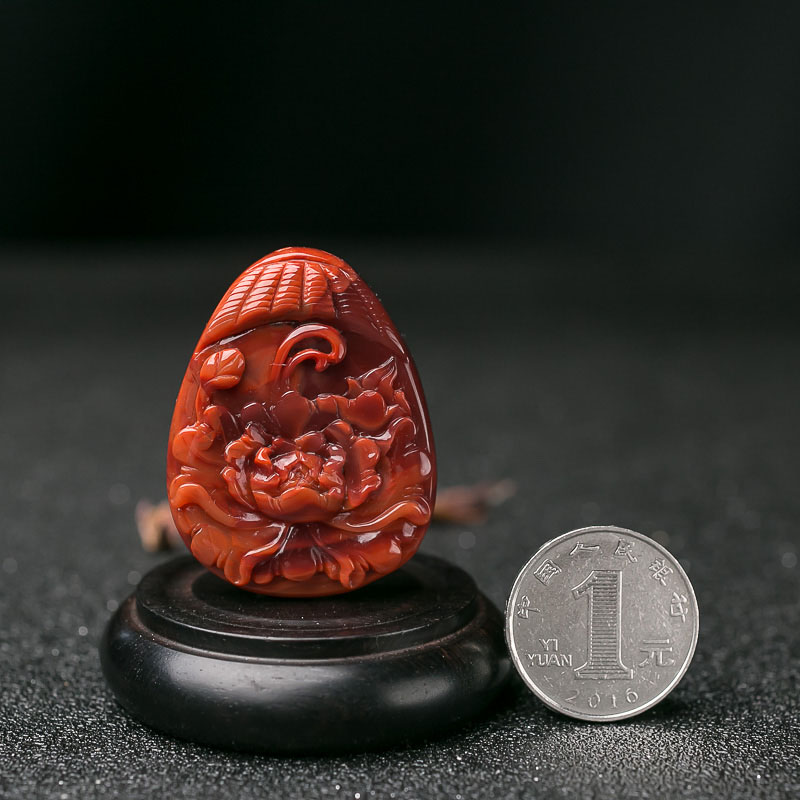 俏色南红牡丹花挂坠-红掌柜