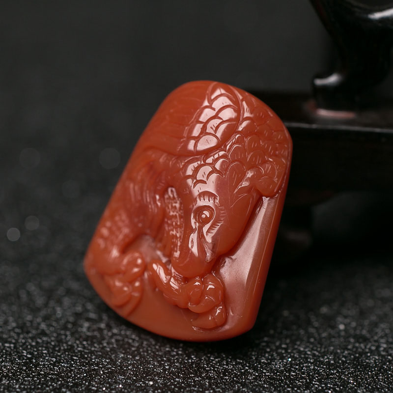 柿子红南红雄鹰吊坠-红掌柜