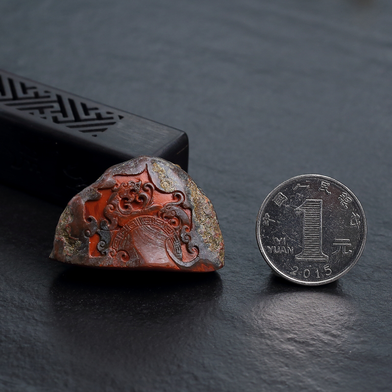 铁皮包浆料南红吊坠-红掌柜